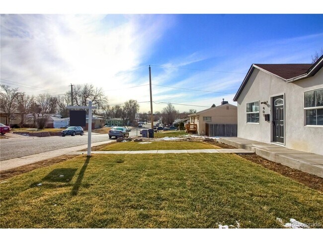Building Photo - BEAUTIFUL 3bd/2ba Home in Denver, CO! Avai...