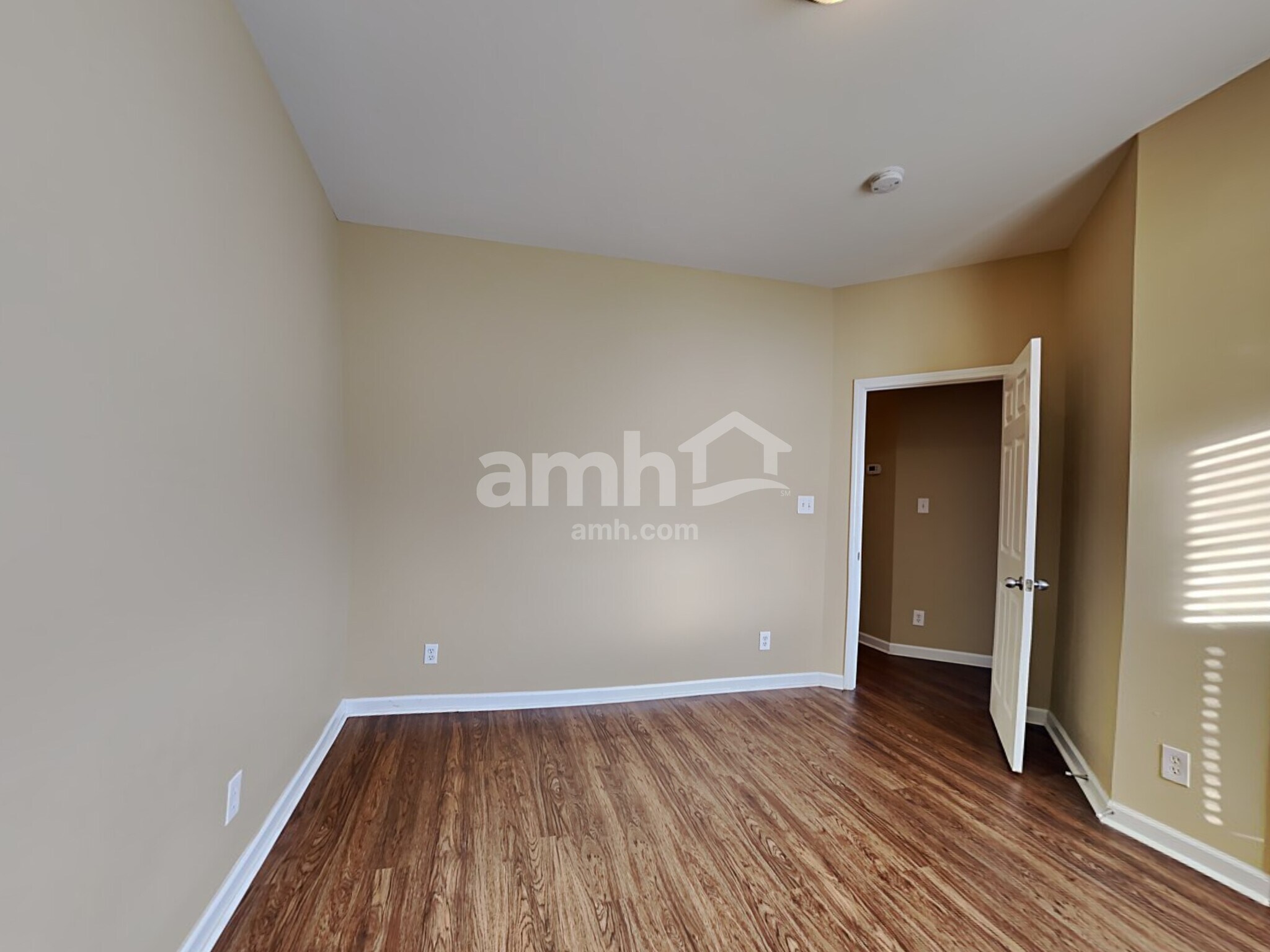 Building Photo - 1223 Chapmans Retreat Dr
