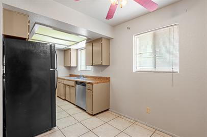 Building Photo - 2 bedroom Duplex in Northeast El Paso