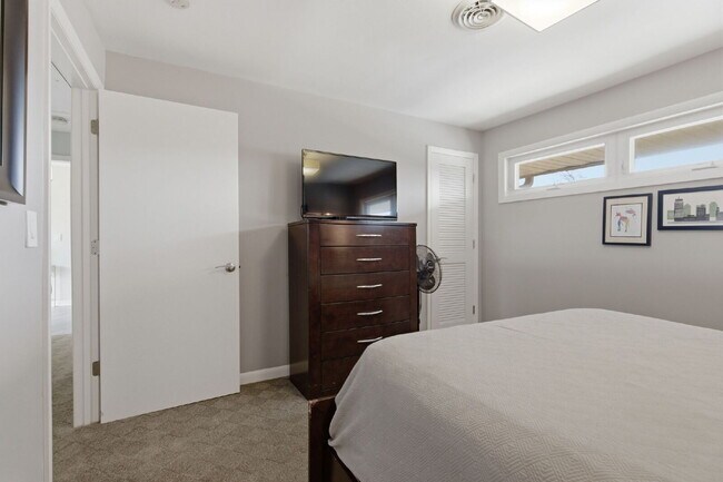 Building Photo - Charming 3-Bed Oasis with Scenic Waterfront Views and Pool 15 minutes from Downtown Nashville