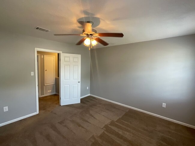Building Photo - 3929 Miramar Ct