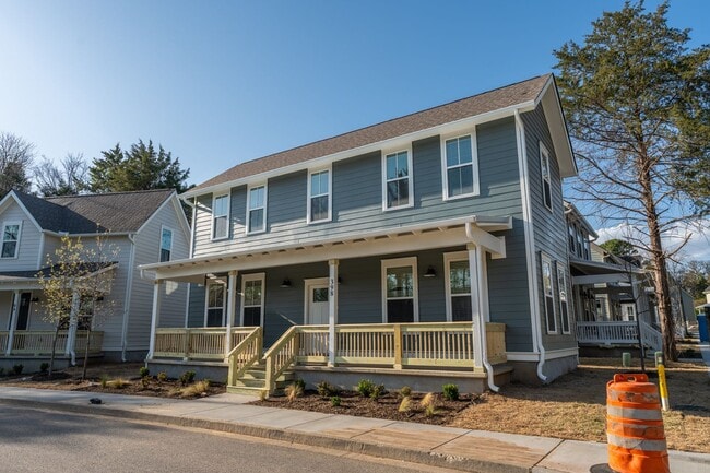 Building Photo - Beautiful new 2-story home features 2 BR/2...
