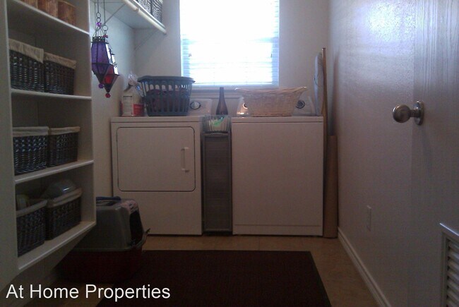 Building Photo - 4 br, 2 bath House - 1410 Dayton Court