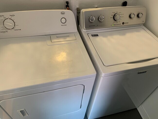 Building Photo - 8714 Rangely Ave