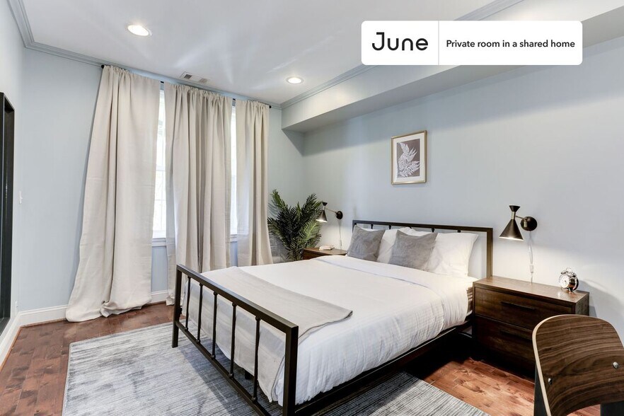Primary Photo - Private bedroom in 5 bed/3.5 bath Home