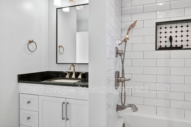 Building Photo - 14 Carol Ct