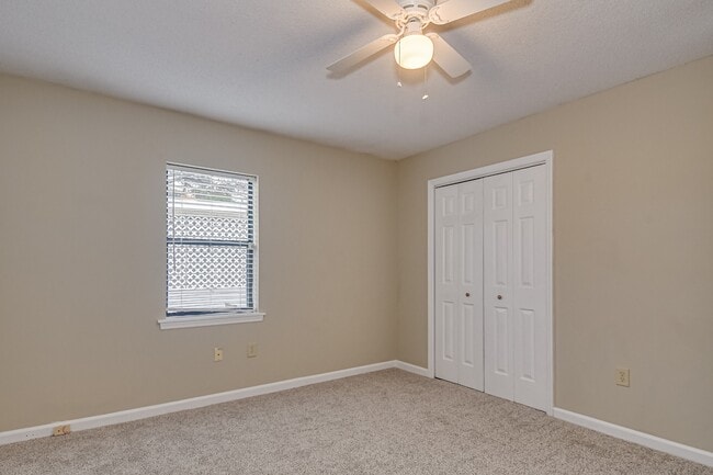 Building Photo - 4410 Goshen Lake Dr S