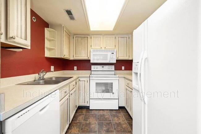 Building Photo - 636 S 500 W