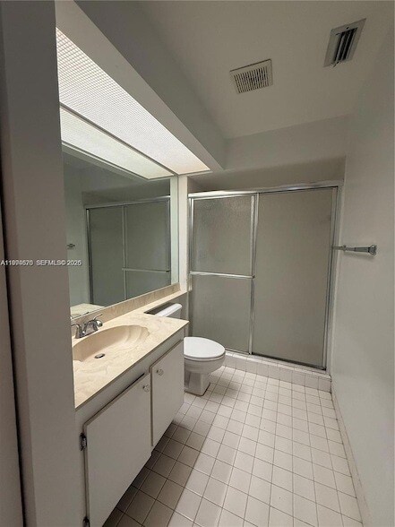 Building Photo - 665 SE 25th Ln