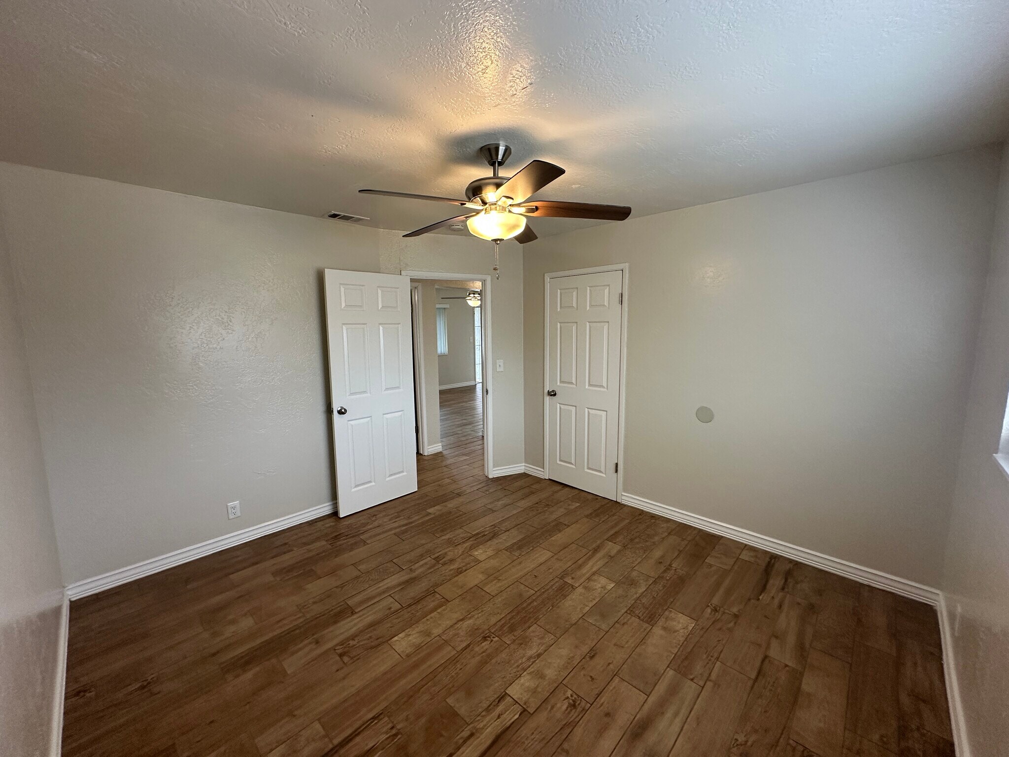 Building Photo - 539 S Gertrude Ave