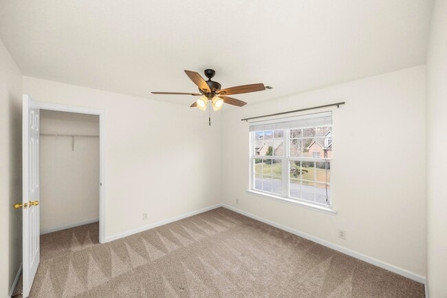 Building Photo - 7028 Sugarplum Rd