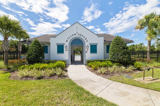 Building Photo - "Charming Water-view Retreat in a gated co...