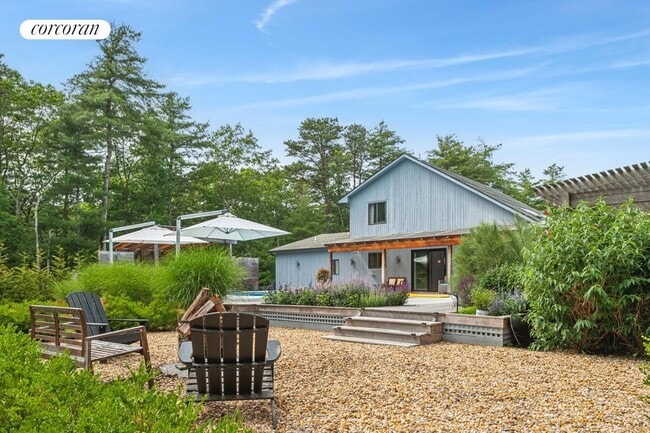 Building Photo - 165 Swamp Rd