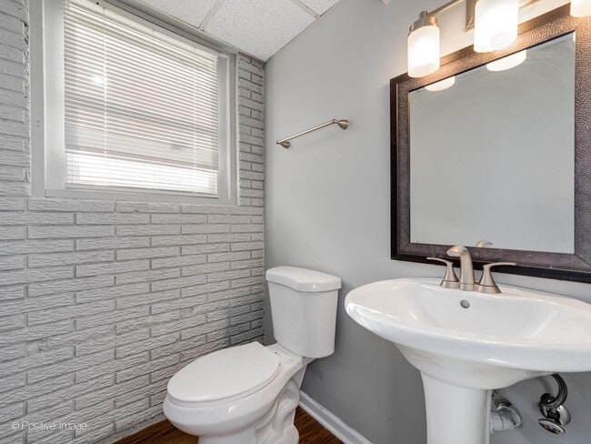 Building Photo - 22130 Kostner Ave