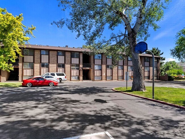 Building Photo - 1355 N Redwood Rd