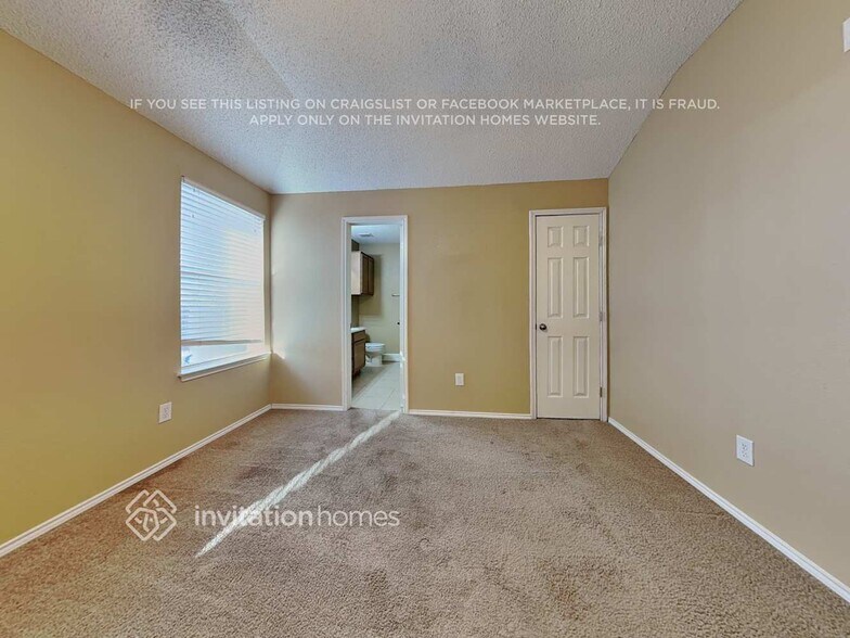 Building Photo - 2720 Briscoe Dr