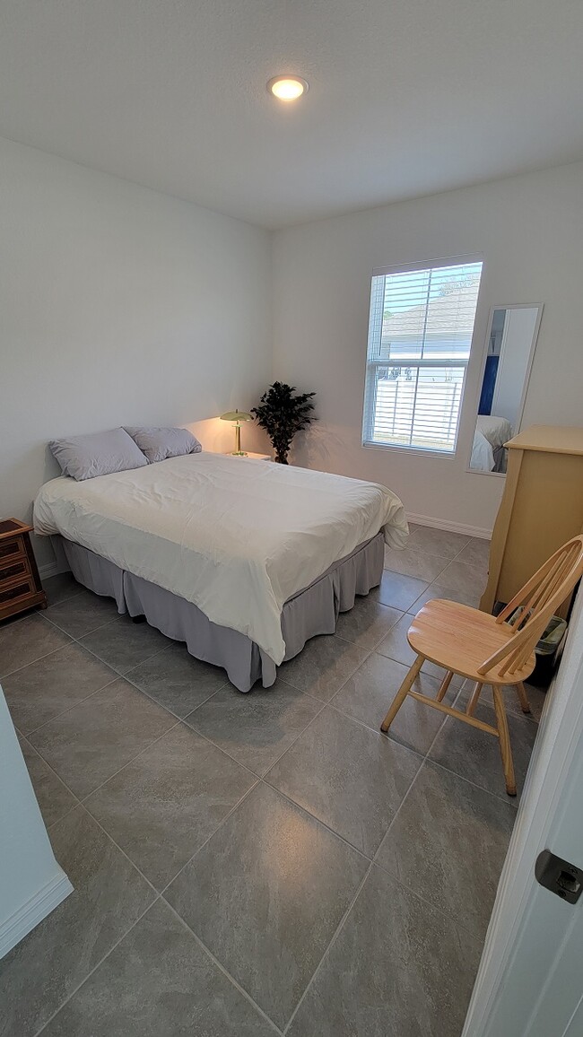 Building Photo - 733 Cleaves St SE