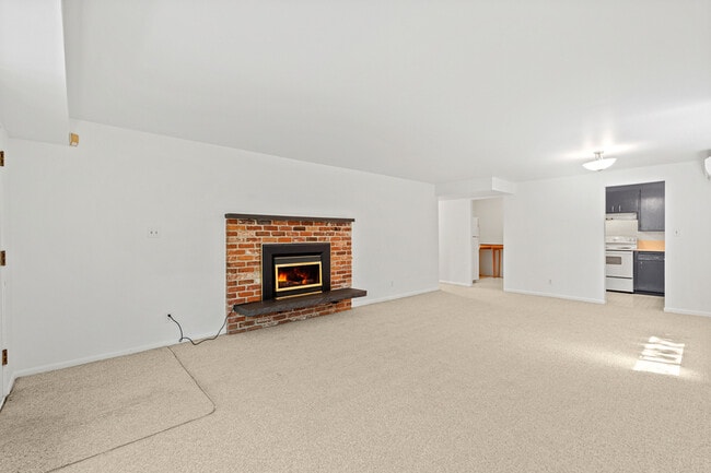 Building Photo - 5044 Sand Point Way NE