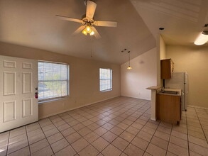 Building Photo - "Charming 1-Bedroom Retreat in San Marcos – Perfect Balance of Comfort and Convenience!"