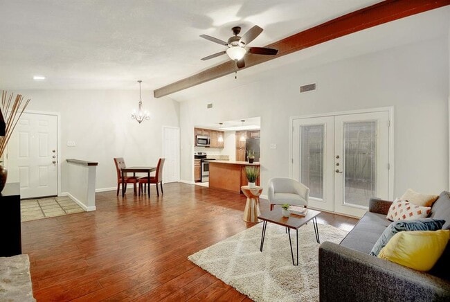 Building Photo - 8504 Mesa Dr