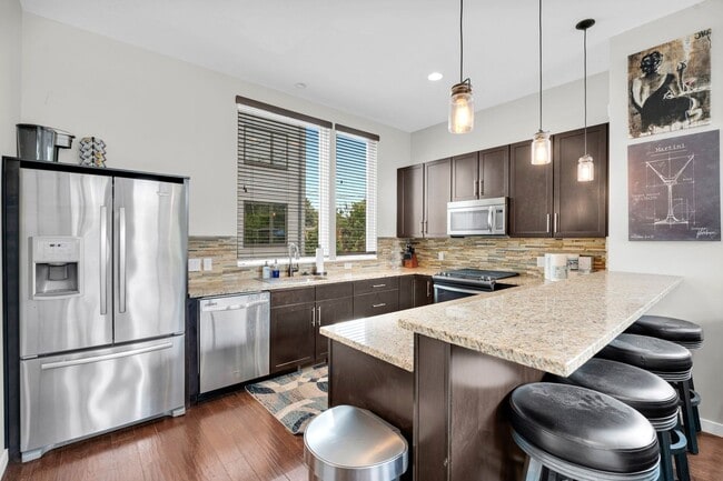 Building Photo - Beautiful Furnished 1 bedroom unit in Fair...