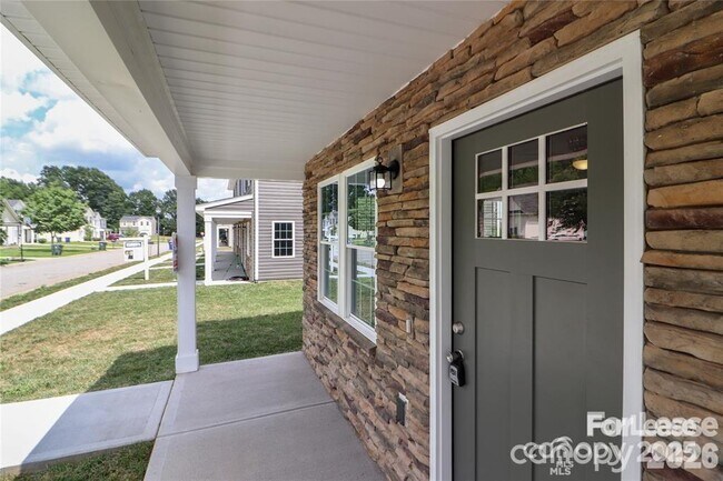 Building Photo - 3967 Newhall Dr NW