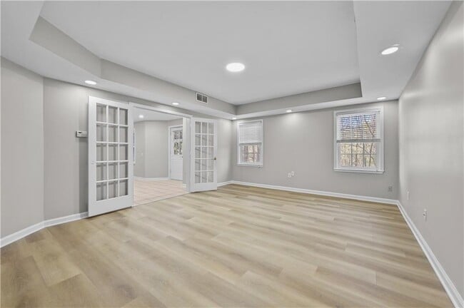 Building Photo - 137 Towne Park Dr