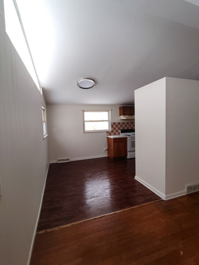 Building Photo - 177-179 Day Ave.