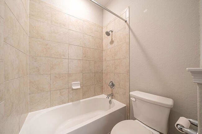 Building Photo - 830 Rench