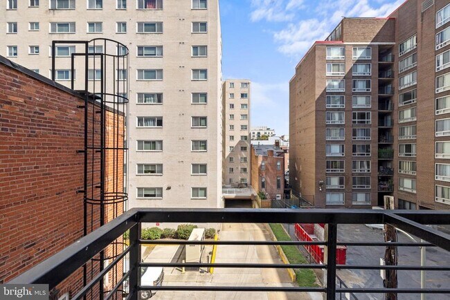 Building Photo - 1209 13th St NW
