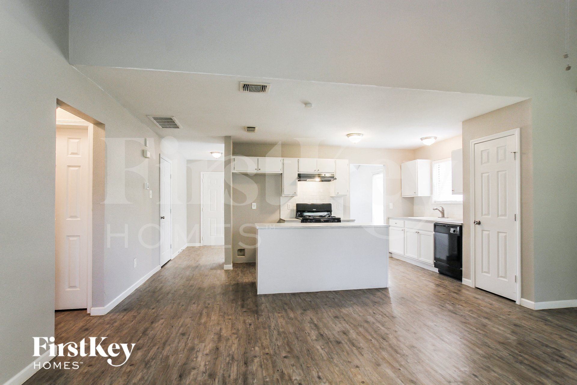 Building Photo - 14530 County Cress Dr