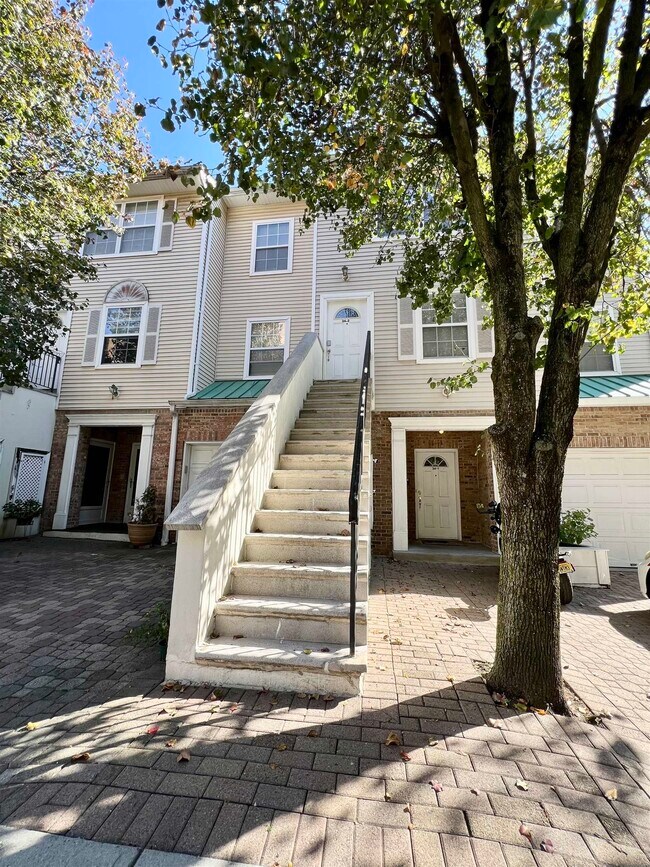 Building Photo - 34 Bergen Ridge Rd