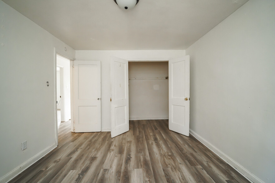 main bedroom - 14 S Rodney Dr