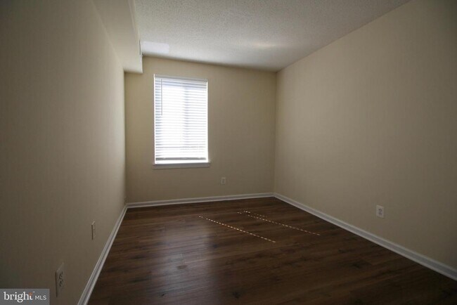 Building Photo - 11615 Stoneview Square