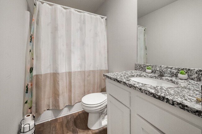 Building Photo - Modern Spacious 5-Bedroom Home Built in 2023