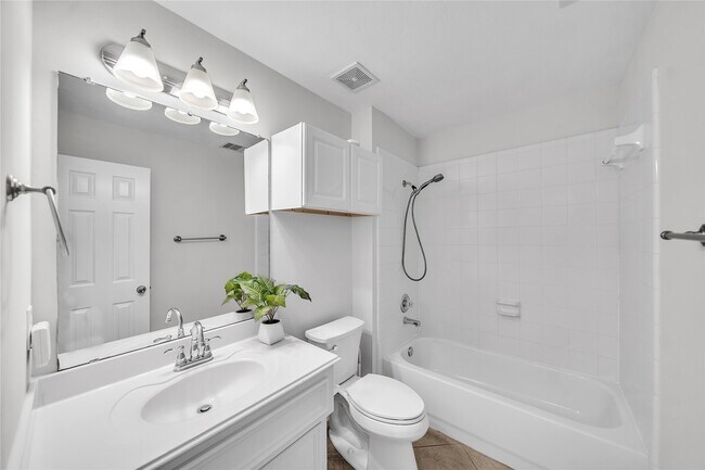 Building Photo - 1911 Mound Lake Dr