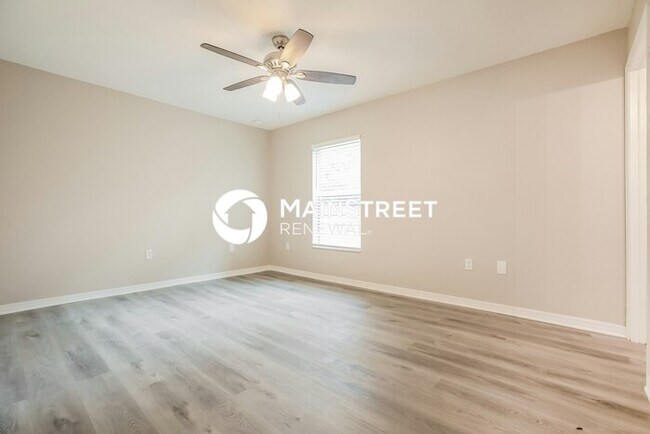 Building Photo - 3 Bedroom Pet-Friendly Home in north port,...