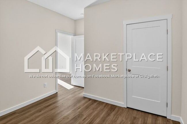 Building Photo - 4321 Scenic Mdw Dr NE