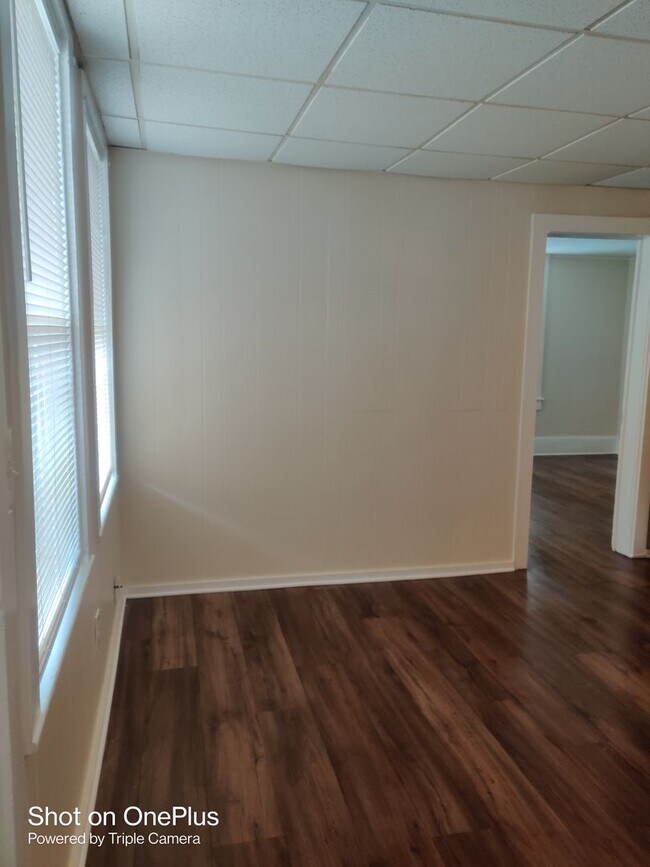 Building Photo - Gilbert Ave