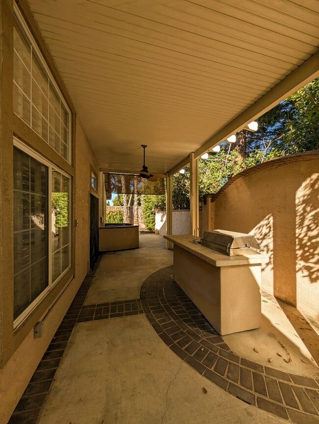 Building Photo - BEAUTIFUL SINGLE FAMILY HOME IN FOLSOM!