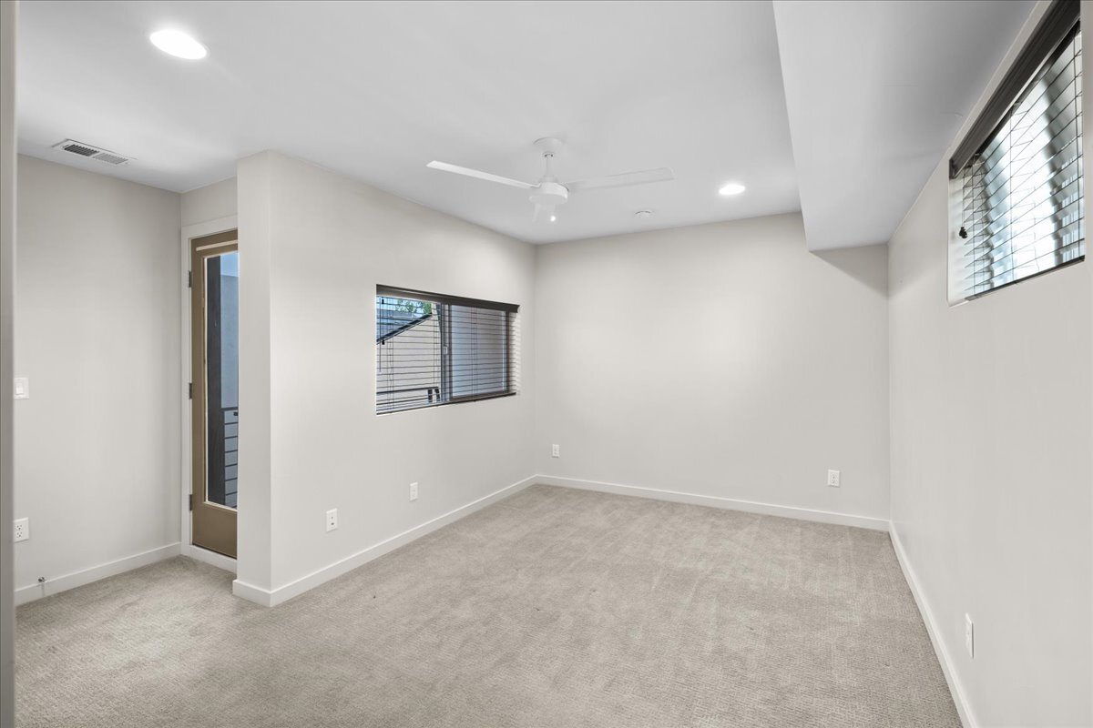 Building Photo - 1331 Yates St