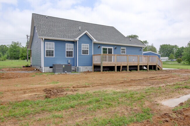 Building Photo - 5821 Highland Lick Rd