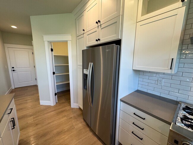 Building Photo - 5941 Ranch Lp
