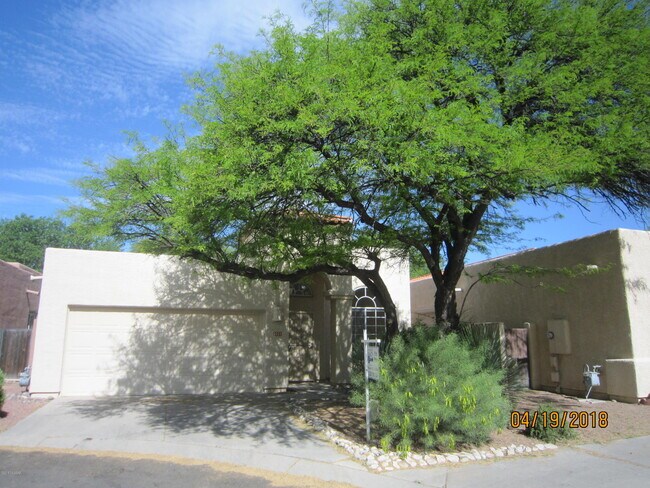 Building Photo - 3331 N Deerspring Ct