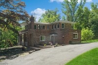 Building Photo - 242 Lake Rd