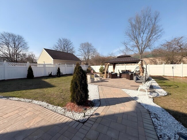 Building Photo - 338 Whiting Ave