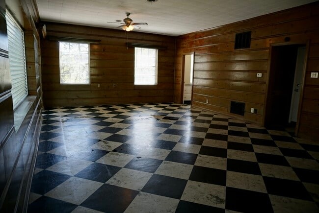 Building Photo - 253 N Jackson St