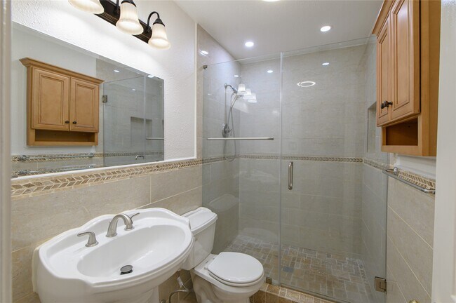 Building Photo - 4110 Garden Springs Dr
