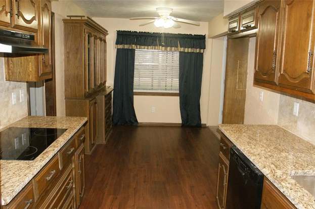 Building Photo - 1025 Cloverdale Ln