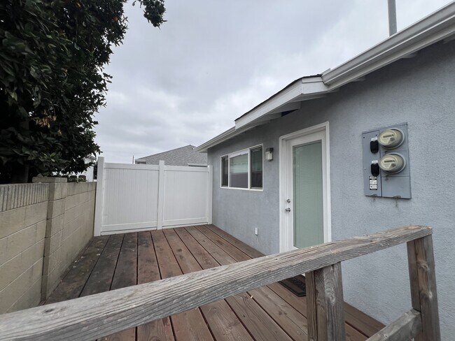 Building Photo - 2298 Termino Ave